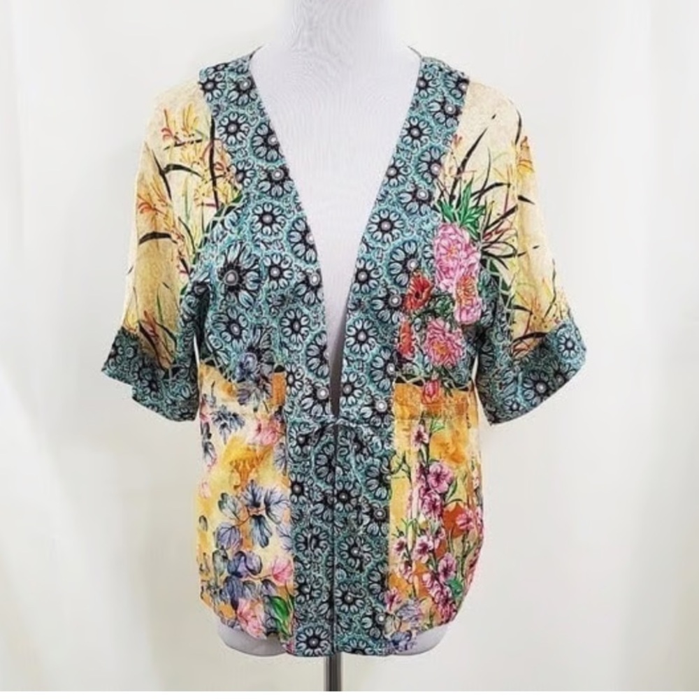 CIENNA S/M  floral silk short kimono shirt